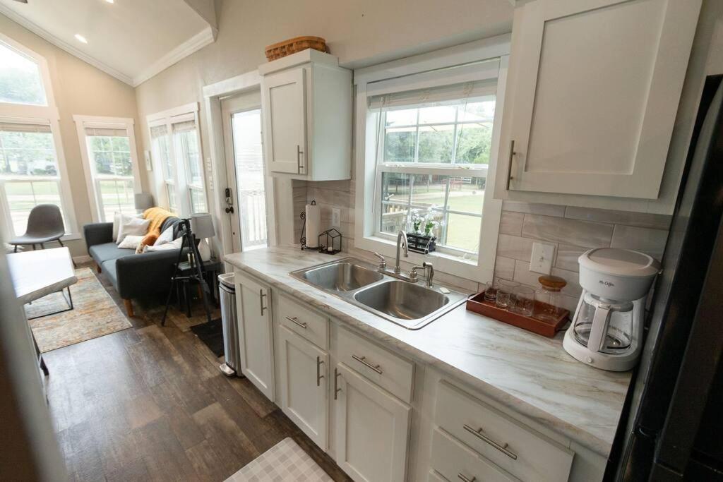Pet Friendly Tiny House Rental With New Access To Guadalupe River Nbtx New Braunfels Exterior photo