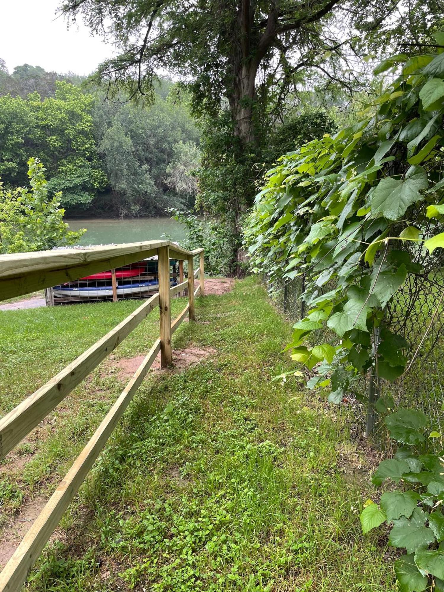 Pet Friendly Tiny House Rental With New Access To Guadalupe River Nbtx New Braunfels Exterior photo